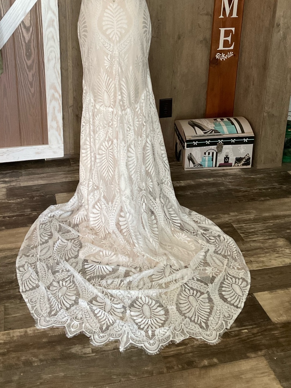 Boho Lace Wedding Dress Ivory Beach Bridal Gown Plunge V Backless Train, Size 8 - Picture 8 of 9